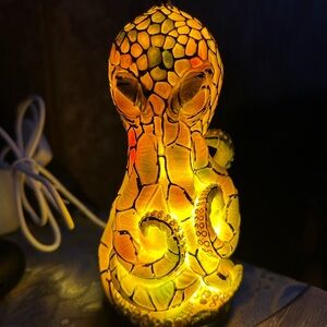 Octopus lamp with USB plug